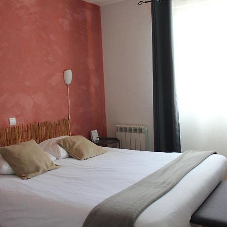 Hotel Les Bruyeres Plelan-le-Grand Exterior foto