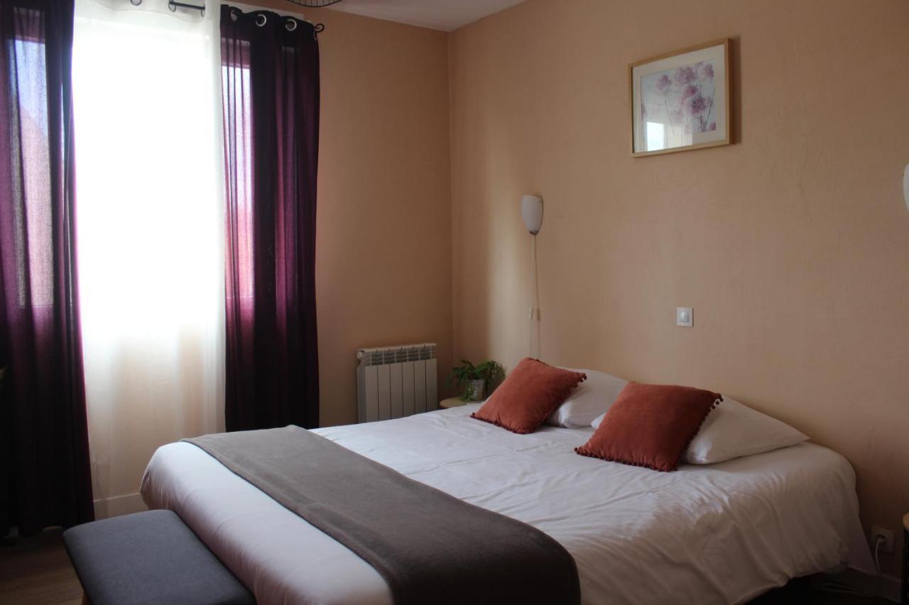 Hotel Les Bruyeres Plelan-le-Grand Exterior foto