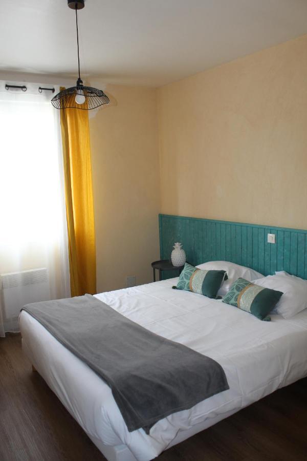 Hotel Les Bruyeres Plelan-le-Grand Exterior foto